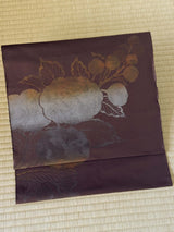 【期限特典/限定1点】最終/紅子所有で絶賛！至宝の 手織西陣織 名古屋帯　紫鳶地に蒔絵風光琳菊　 - 木下着物研究所