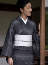 【期限特典/1点限定】肌触りが違う小千谷縮 横段 グレイ濃淡 ※マイサイズ仕立 - 木下着物研究所