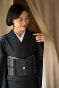 【新色/期限特典】今まで無かった見目麗しき帯！博多織 九寸名古屋帯 紅間道 鼠濃淡[紅衣オリジナル] ※受注生産
