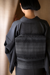 【新色/期限特典】今まで無かった見目麗しき帯！博多織 九寸名古屋帯 紅間道 鼠濃淡[紅衣オリジナル] ※受注生産