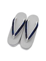 【新作/少量限定】クールだけど優しさもあるカレンブロッソ 鼻緒/紺洋花・台/薄鼠 M/Lサイズ [紅衣オリジナル] - 木下着物研究所