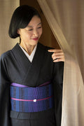 【新色/期限特典】見目麗しき帯！クールバージョン！博多織 九寸名古屋帯 紅間道 紺地濃淡に桔梗紫 - 木下着物研究所