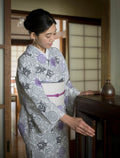 【期限特典/新作】浴衣でも着られる夏着物 菊唐草　白地に灰紫濃淡　[紅衣オリジナル] - 木下着物研究所
