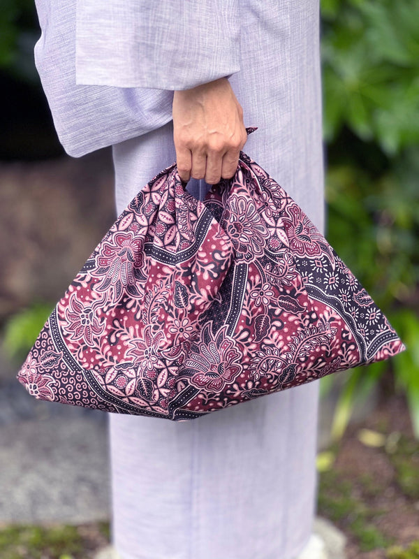 【少量限定】 あづま袋 インドネシア・バティック 紫檀色 [紅衣オリジナル]みゆき袋、三角袋 - 木下着物研究所