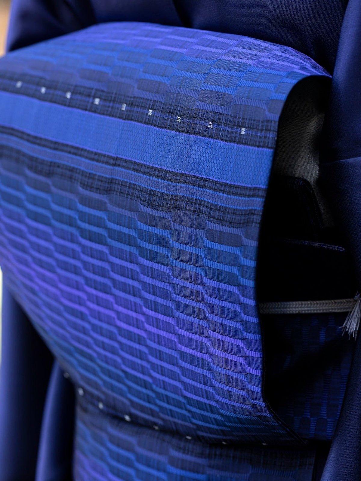 【受注期間終了】今までなかった見目麗しき帯！博多織 九寸名古屋帯 紅間道 紺地濃淡に桔梗紫 ※受注生産 - 木下着物研究所