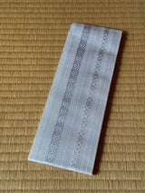 【新作】夏以外も使える！おしゃれな紗の伊達締め/博多織　薄鼠地に青藤と淡紅色　[紅衣オリジナル] - 木下着物研究所