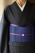 【新色/期限特典】見目麗しき帯！クールバージョン！博多織 九寸名古屋帯 紅間道 紺地濃淡に桔梗紫 - 木下着物研究所