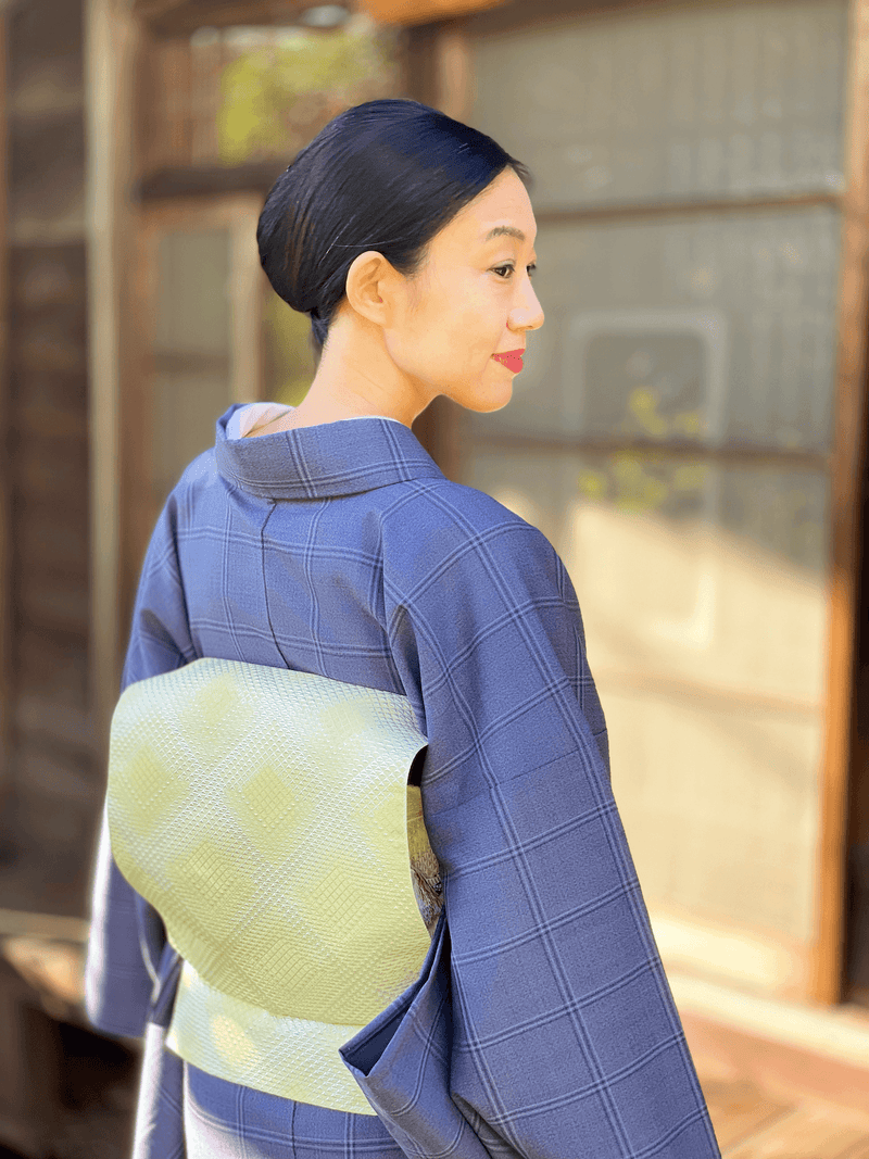 新品未仕立 博多帯 黒木織物 八寸名古屋帯 小花更紗柄 薄紫系 新品未仕立 博多帯 黒木織物 八寸名古屋帯 小花更紗柄 薄紫系