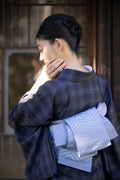 【新色/期限特典】大人の上質な博多織の半幅帯 ゼニスブルー [紅衣オリジナル】 - 木下着物研究所