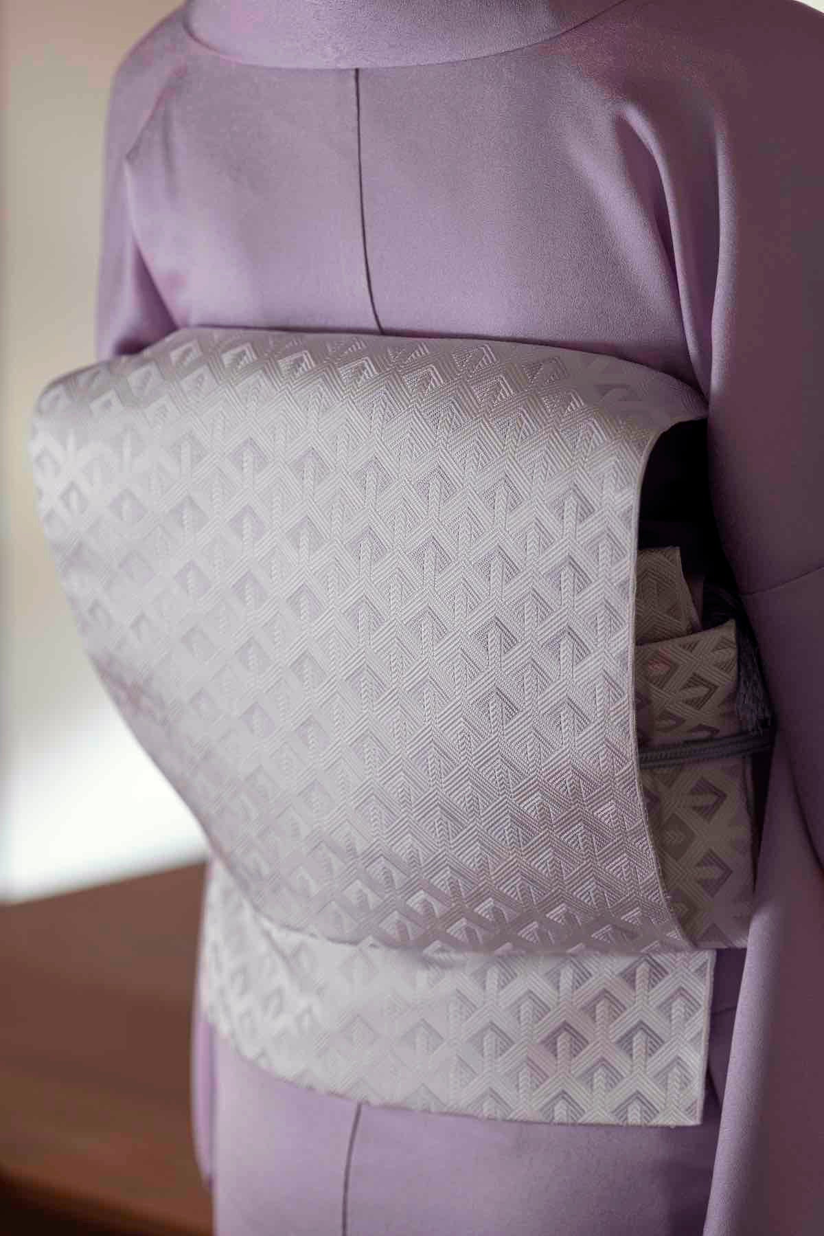 受注期間終了】復刻・博多織八寸名古屋帯 毘沙門亀甲 白×藤 [紅衣